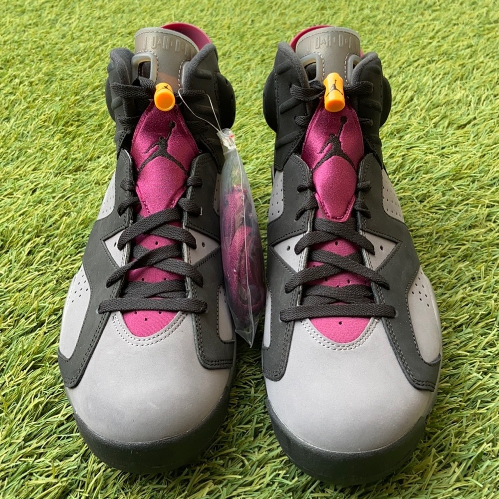Air Jordan 6 Retro - Picture 2 of 5